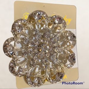 Luxury Brooch Gold Flower Jewelry Pins For Women Winter Accessories Weddingscarf